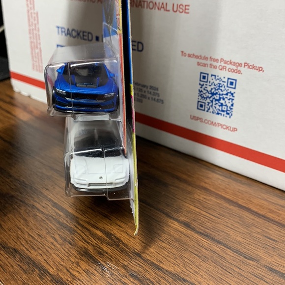 Hot Wheels 90 Acura NSX -Ford Mustang Dark Horse 2car lot - Picture 3 of 6